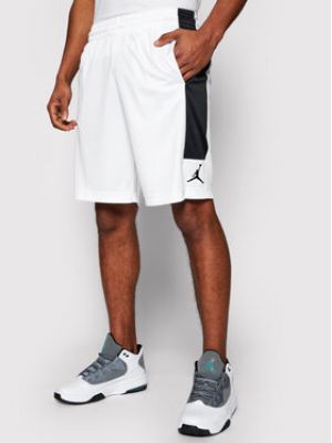 Priliehavé športové šortky Nike biela