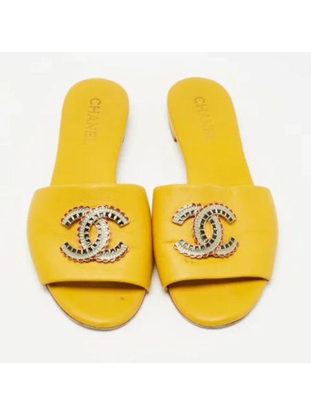 Sandalias de cuero retro Chanel Vintage amarillo