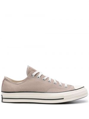 Sneakers με κορδόνια με δαντέλα με μοτίβο αστέρια Converse Chuck Taylor All Star καφέ