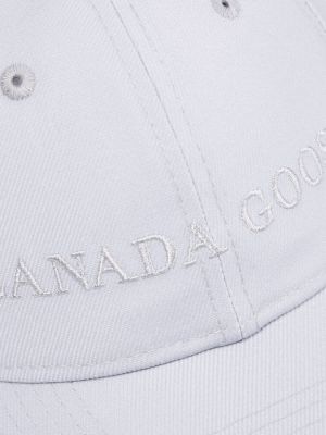 Haftowana czapka z daszkiem Canada Goose niebieska