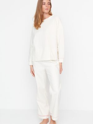 Плетена пижама Trendyol бяло