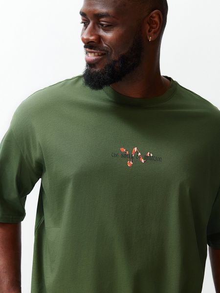 Oversize памучна тениска с принт Trendyol зелено