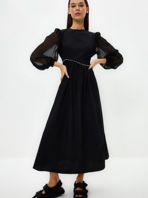 Šifonové večerné šaty s perlami Trendyol čierna