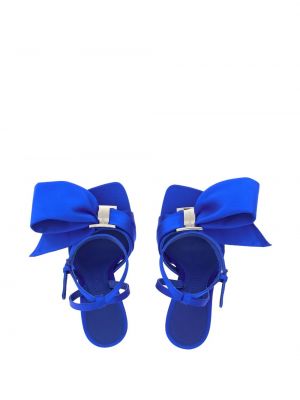 Satynowe sandały z kokardką asymetryczne Ferragamo niebieskie