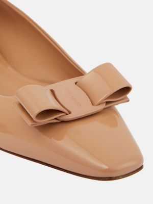 Lakkozott bőr masnis balerina cipők Ferragamo bézs