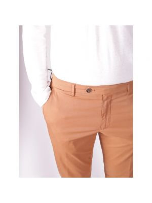 Pantalones chinos Gaudi marrón
