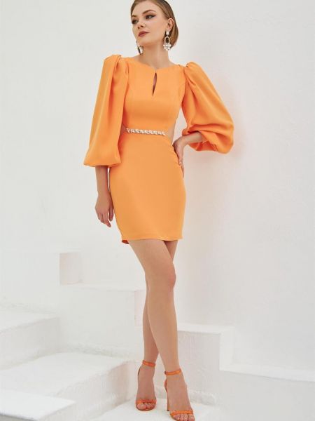 Večerna obleka z puhastimi rokavi iz krep tkanine Carmen oranžna