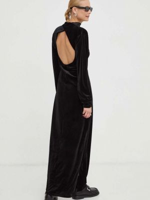 Testhezálló hosszú ruha Gestuz fekete