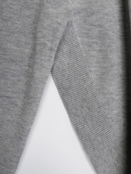 Серый свитер Cos