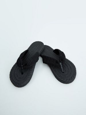 Черные плетеные шлепанцы Zarina