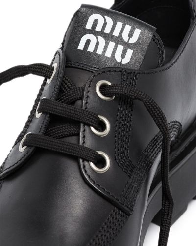 Zapatos oxford con estampado Miu Miu negro