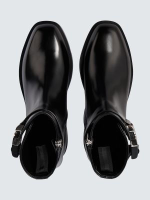 Usnjene gležnjarji z zaponko Givenchy črna