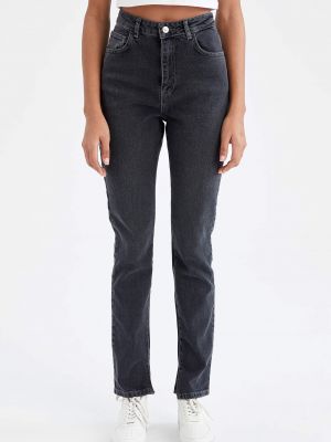 Priliehavé džínsy s rovným strihom Defacto čierna