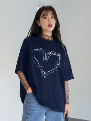 Koszulka w paski z nadrukiem w serca K&h Twenty-one niebieska