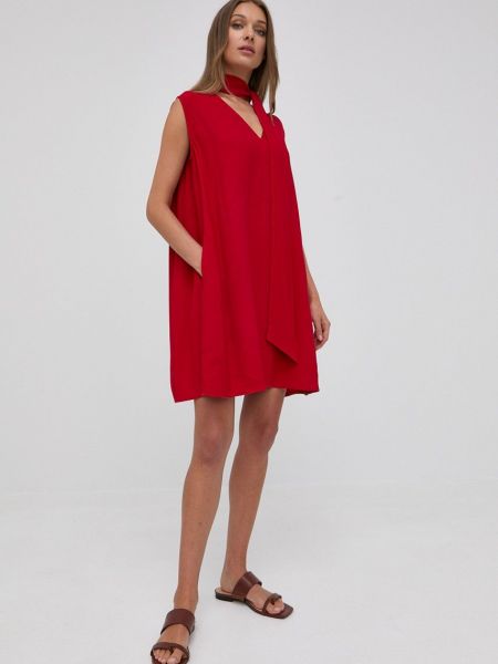 Платье мини оверсайз Victoria Beckham красное