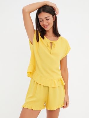 Pletené viskózové pyžamo s volánmi Trendyol žltá