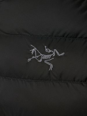 Nylonowa kurtka puchowa Arcteryx czarna