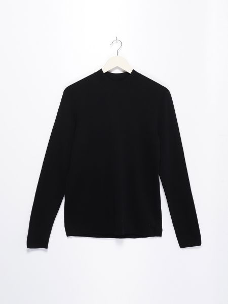 Черный свитер Cos