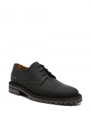 Mustriline nahast derby-kingad Common Projects must