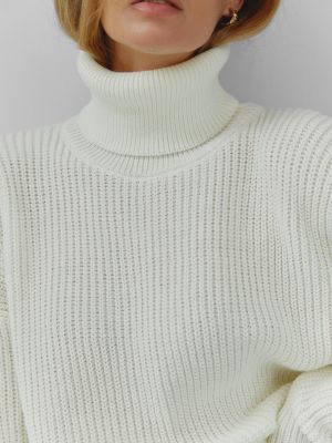 Белый свитер Andre Tan