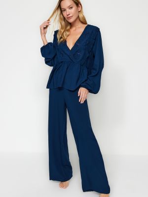 Pletené viskózové pyžamo s výšivkou Trendyol modrá