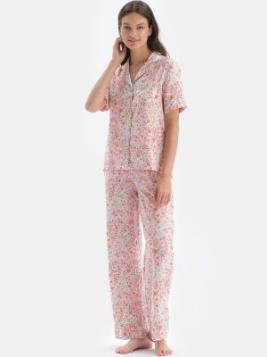 Kvetinové pyžamo Dagi