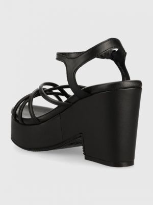 Sandály na klínovém podpatku Boss černé