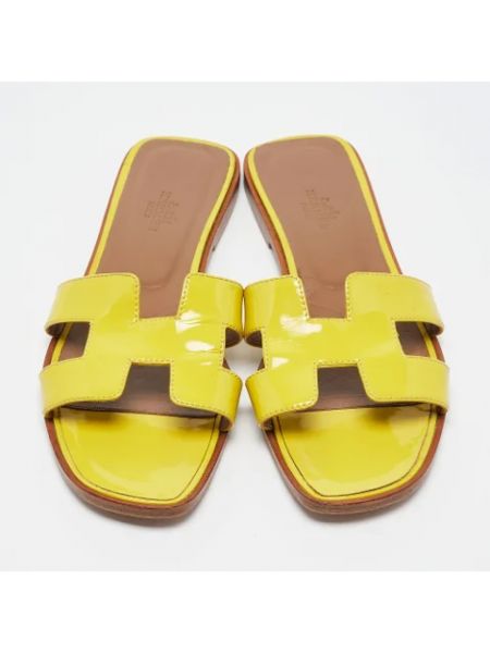 Sandalias de cuero Hermès Vintage amarillo