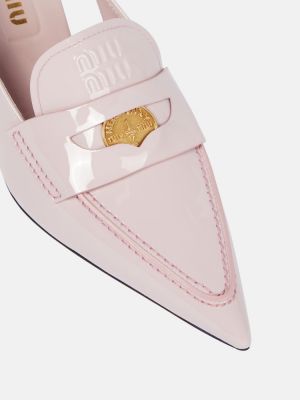 Lahtise kannaosaga lakitud nahast loafer-kingad Miu Miu roosa