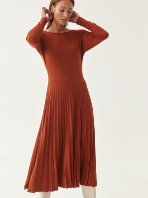 Трикотажна сукня Tatuum червона