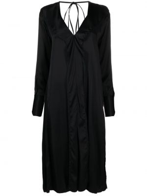 Satynowa sukienka midi z dekoltem w serek Plan C czarna