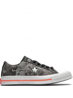 Sneakerși cu stele Converse Limited Edition
