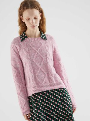 Женский короткий свитер косой вязки Compañía Fantástica розовый