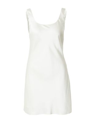 Коктейлна рокля Abercrombie & Fitch бяло