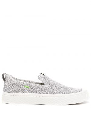 Skli på slip-on sneakers Cariuma grå