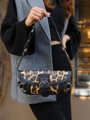 Crossbody kabelka s leopardím vzorom s prackou Madamra