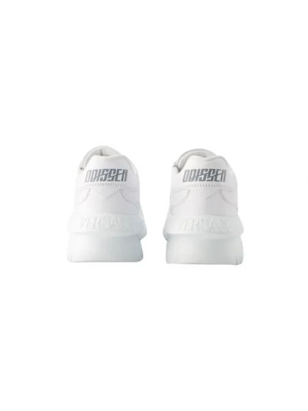 Sneakersy skórzane Versace Pre-owned białe