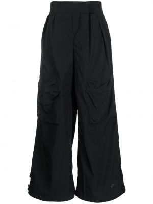 Voľné priliehavé teplákové nohavice s okrúhlym výstrihom Nike čierna