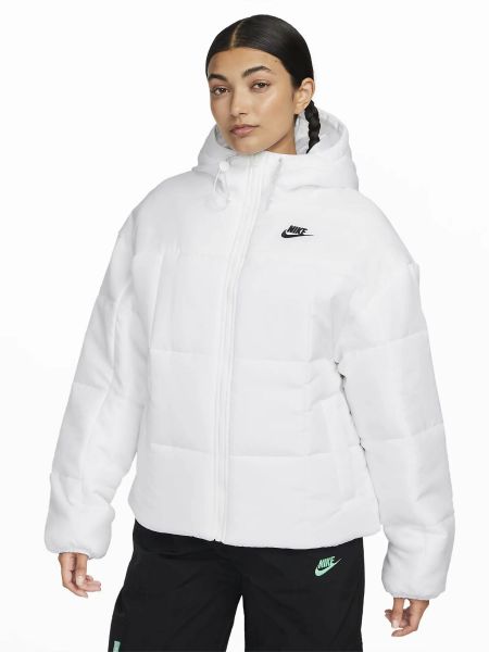 Белая куртка Nike