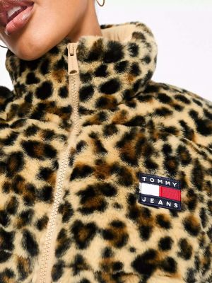 Леопардовая укороченная куртка с принтом Tommy Jeans коричневая