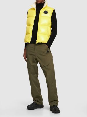 Péřová vesta z nylonu Moncler žlutá