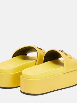 Sandały skórzane na platformie Versace żółte