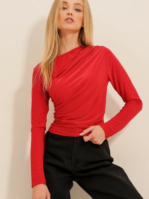 Bluza z draperijo Trend Alaçatı Stili rdeča