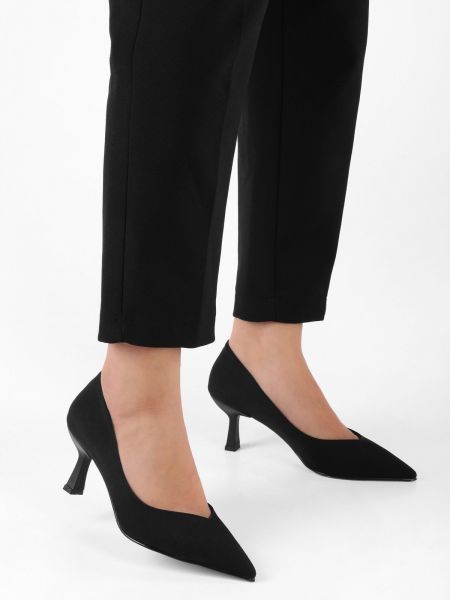 Сатенени ниски обувки Shoeberry черно