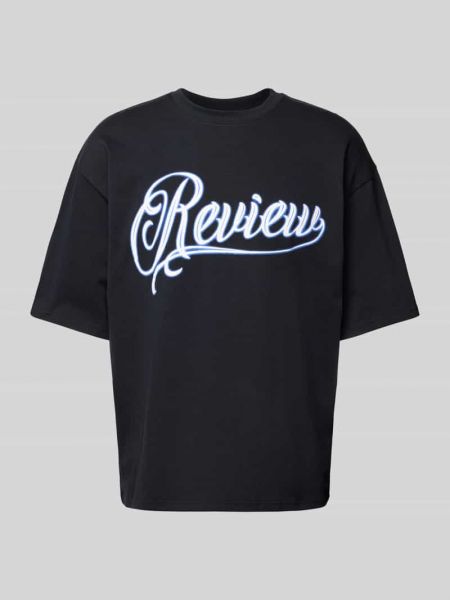 Czarna koszulka z nadrukiem Review