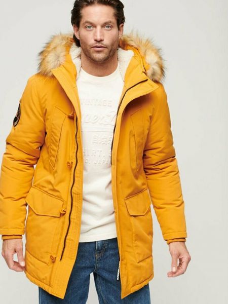 Зимнее пальто Superdry желтое