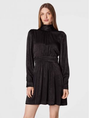 Priliehavé šaty Sisley čierna