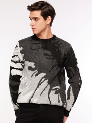 Жаккардовый свитер с круглым вырезом свободного кроя фабрика черный