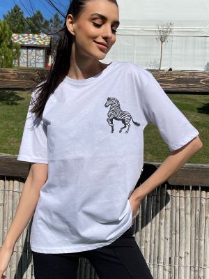 Priliehavé tričko Trend Alaçatı Stili sivá