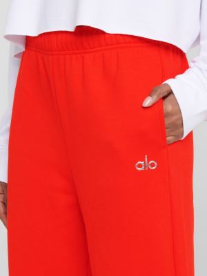 Pantaloni sport din bumbac Alo Yoga roșu